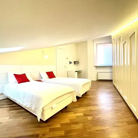 Domus - Ampia Moderna Casa Su 2 Piani Nel Cuore Di 아파트 *