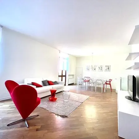 Domus - Ampia Moderna Casa Su 2 Piani Nel Cuore Di *