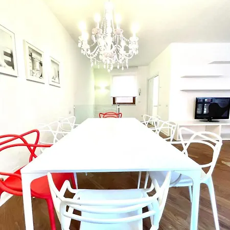 Domus - Ampia Moderna Casa Su 2 Piani Nel Cuore Di 아파트 *