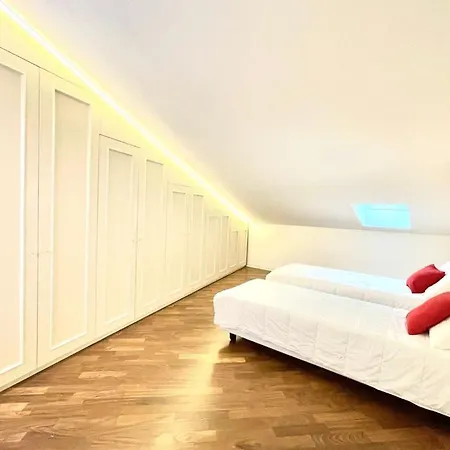 Domus - Ampia Moderna Casa Su 2 Piani Nel Cuore Di 아파트 베로나