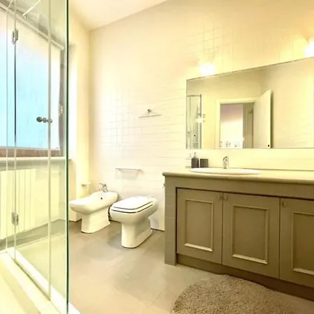 Domus - Ampia Moderna Casa Su 2 Piani Nel Cuore Di 아파트 *