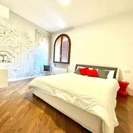 Domus - Ampia Moderna Casa Su 2 Piani Nel Cuore Di * 베로나