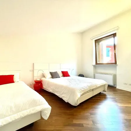 아파트 Domus - Ampia Moderna Casa Su 2 Piani Nel Cuore Di