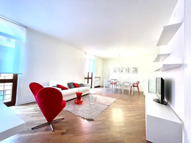 Domus - Ampia Moderna Casa Su 2 Piani Nel Cuore Di *