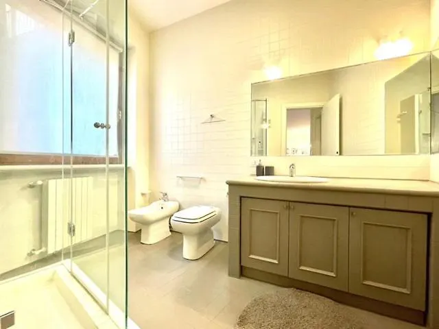 Domus - Ampia Moderna Casa Su 2 Piani Nel Cuore Di Διαμέρισμα *