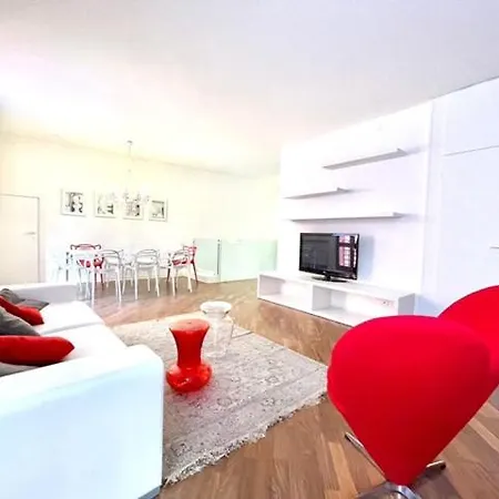 Apartment Domus - Ampia Moderna Casa Su 2 Piani Nel Cuore Di